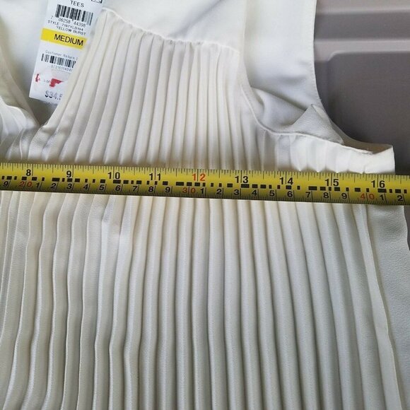 Alfani Short Sleeve V-neck Pleated Blouse Women's.  Size Medium. New With Tags. - Picture 9 of 12